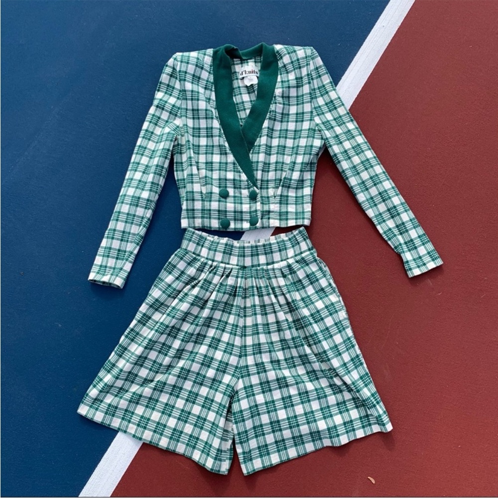 Vintage Green Plaid Two-Piece Cropped Blazer & Pleated Shorts Set